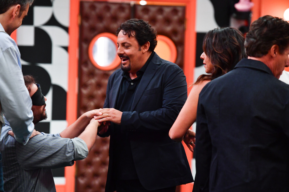 “LOL: Chi ride è fuori”, la quinta stagione in arrivo su Prime Video: ecco le foto del comedy show