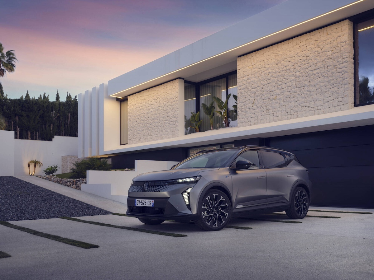 Renault Scenic E-Tech Electric: il piacere del viaggio in famiglia diventa sostenibile e tecnologico Renault Scenic E-Tech Electric: il piacere del viaggio in famiglia diventa sostenibile e tecnologico