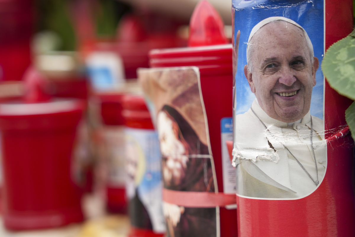 Papa Francesco migliora, la polmonite è sotto controllo. Novità sulle dimissioni dal Gemelli di Roma Papa Francesco migliora, la polmonite è sotto controllo. Novità sulle dimissioni dal Gemelli di Roma