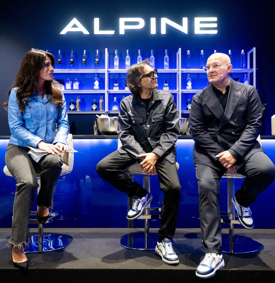 Atelier Alpine A290 Lounge apre a Milano: il nuovo spazio esclusivo tra sportività e lifestyle Atelier Alpine A290 Lounge apre a Milano: il nuovo spazio esclusivo tra sportività e lifestyle