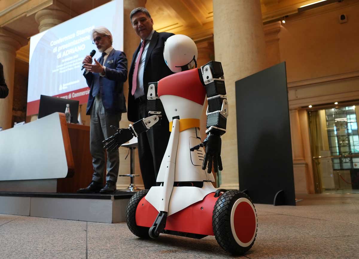 Adriano è il primo robot dipendente pubblico: lo ha “assunto” la Camera di Commercio di Roma