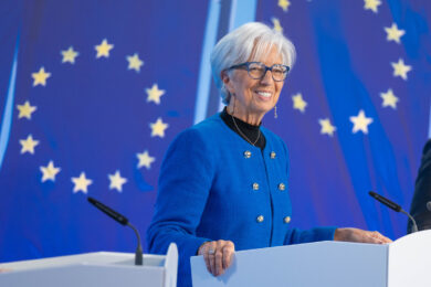 Lagarde teme il colpo dei dazi sulla crescita europea. Le previsioni degli analisti