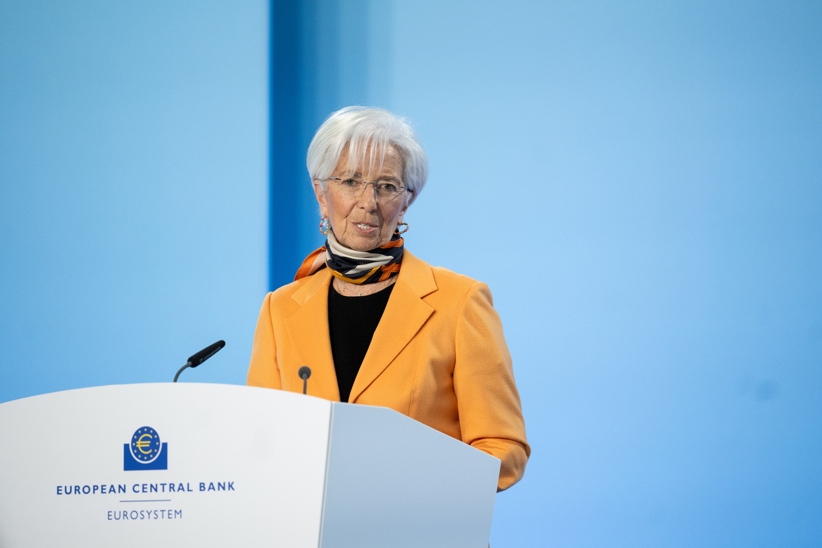 Ue, nuvole nere all’orizzonte. Lagarde avverte Bruxelles: “I dazi Usa al 25% potrebbero costare lo 0,3% del Pil dell’Eurozona” Ue, nuvole nere all’orizzonte. Lagarde avverte Bruxelles: “I dazi Usa al 25% potrebbero costare lo 0,3% del Pil dell’Eurozona”