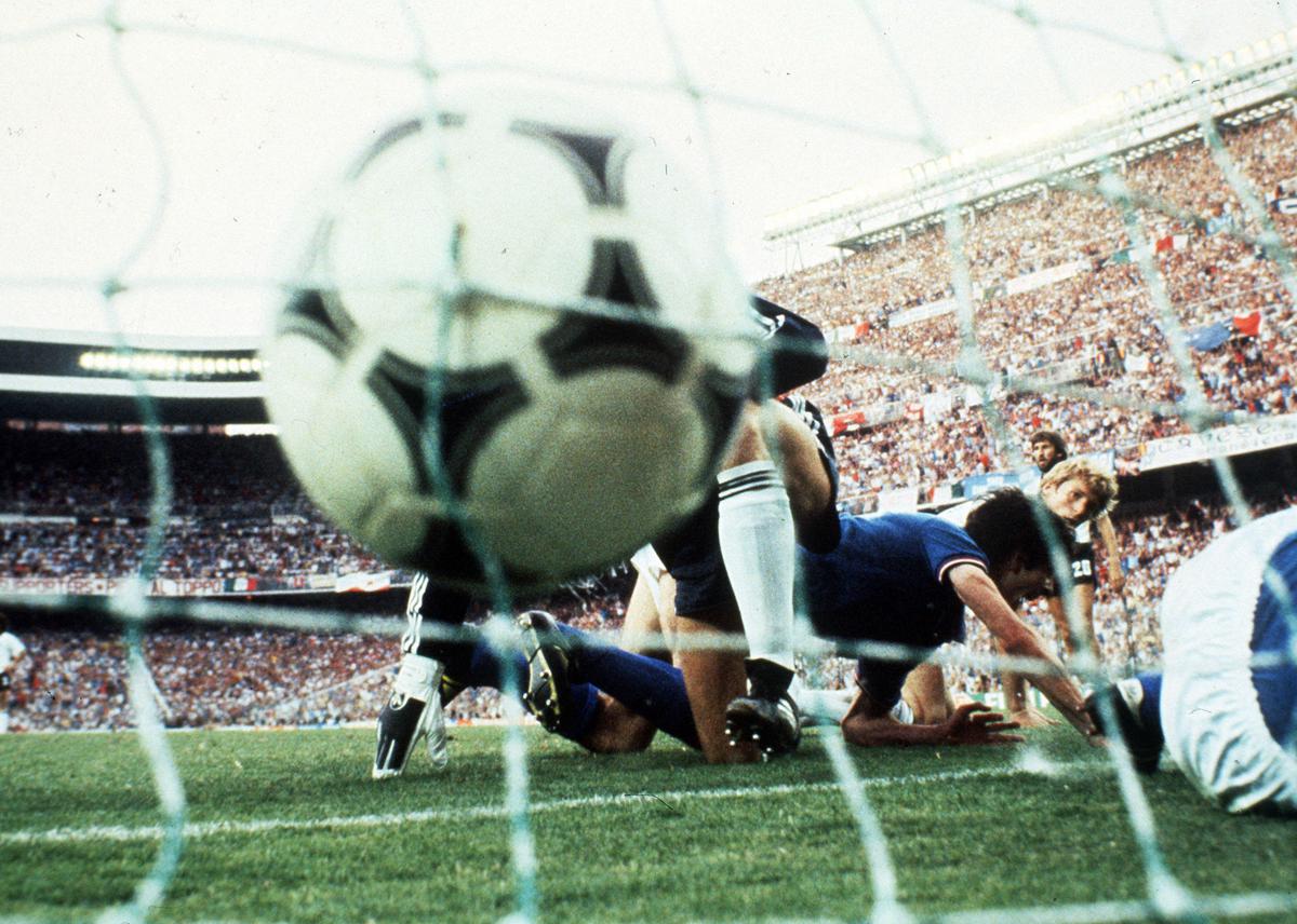 Italia-Germania, i precedenti della super rivalità che scalda il calcio mondiale Italia-Germania, i precedenti della super rivalità che scalda il calcio mondiale