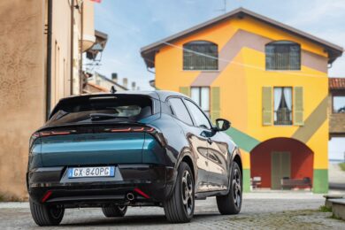 Alfa Romeo Junior ibrida Q4: la nuova trazione integrale intelligente tra efficienza e sportività