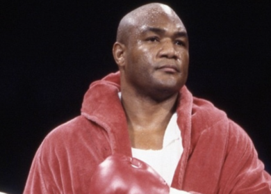 Morto George Foreman, boxe in lutto. Dai 5 matrimoni e 12 figli ai milioni con le griglie, ecco chi era