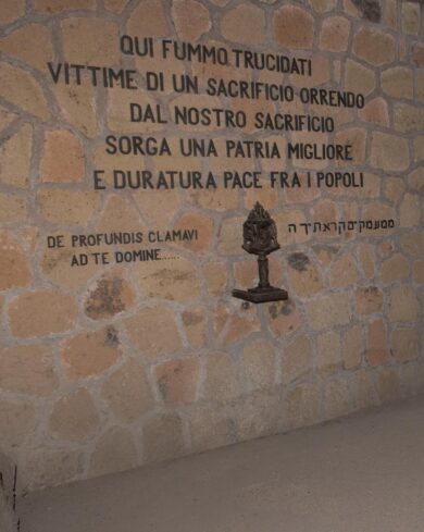 24 marzo 1944: così i nazisti, con la complicità dei fascisti, trucidarono le 335 vittime delle Fosse Ardeatine