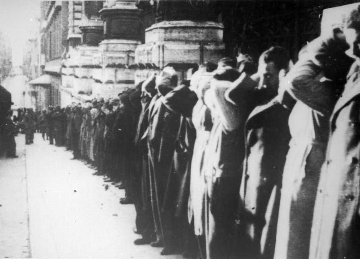 Fosse Ardeatine: Roma e l’Italia non dimenticano i 335 morti dell’occupazione nazista Fosse Ardeatine: Roma e l’Italia non dimenticano i 335 morti dell’occupazione nazista