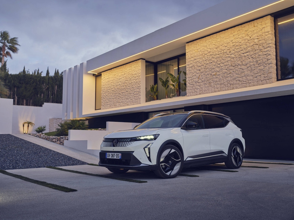 Renault Scenic E-Tech electric: design audace e innovativo per la mobilità familiare del futuro