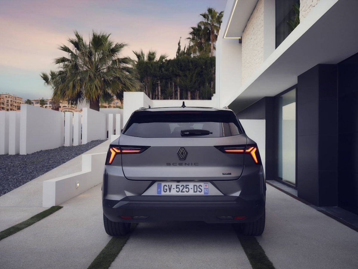 Renault Scenic E-Tech electric: design audace e innovativo per la mobilità familiare del futuro