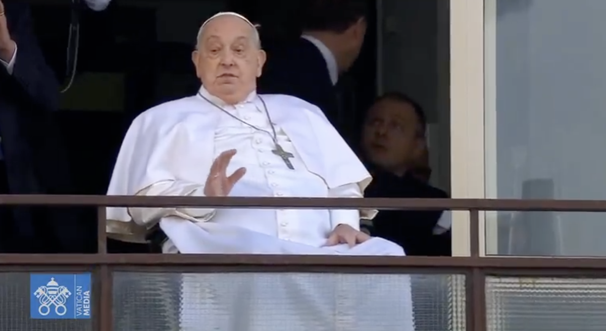 Papa Francesco “deve riposare”: rinviata l’udienza con Re Carlo e la Regina Camilla Papa Francesco “deve riposare”: rinviata l’udienza con Re Carlo e la Regina Camilla