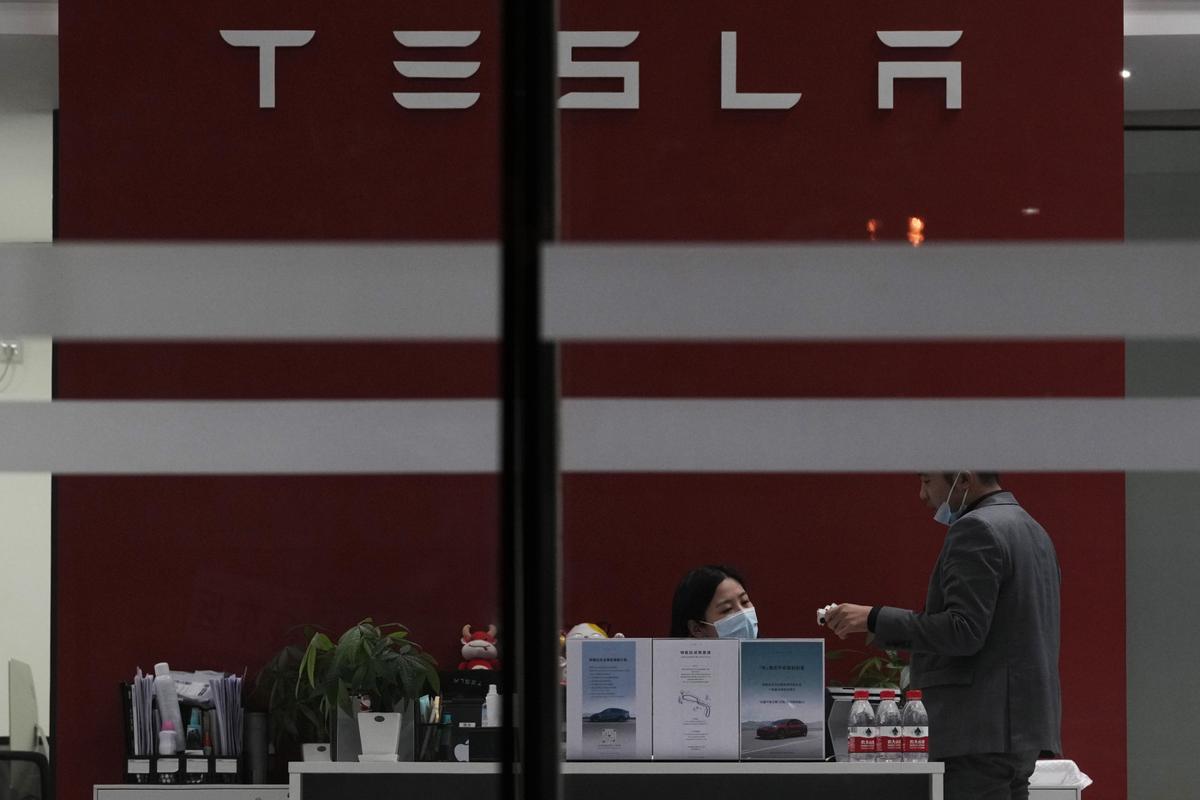 Tesla, le vendite in Italia ed Europa: a febbraio crollo del 44% Tesla, le vendite in Italia ed Europa: a febbraio crollo del 44%