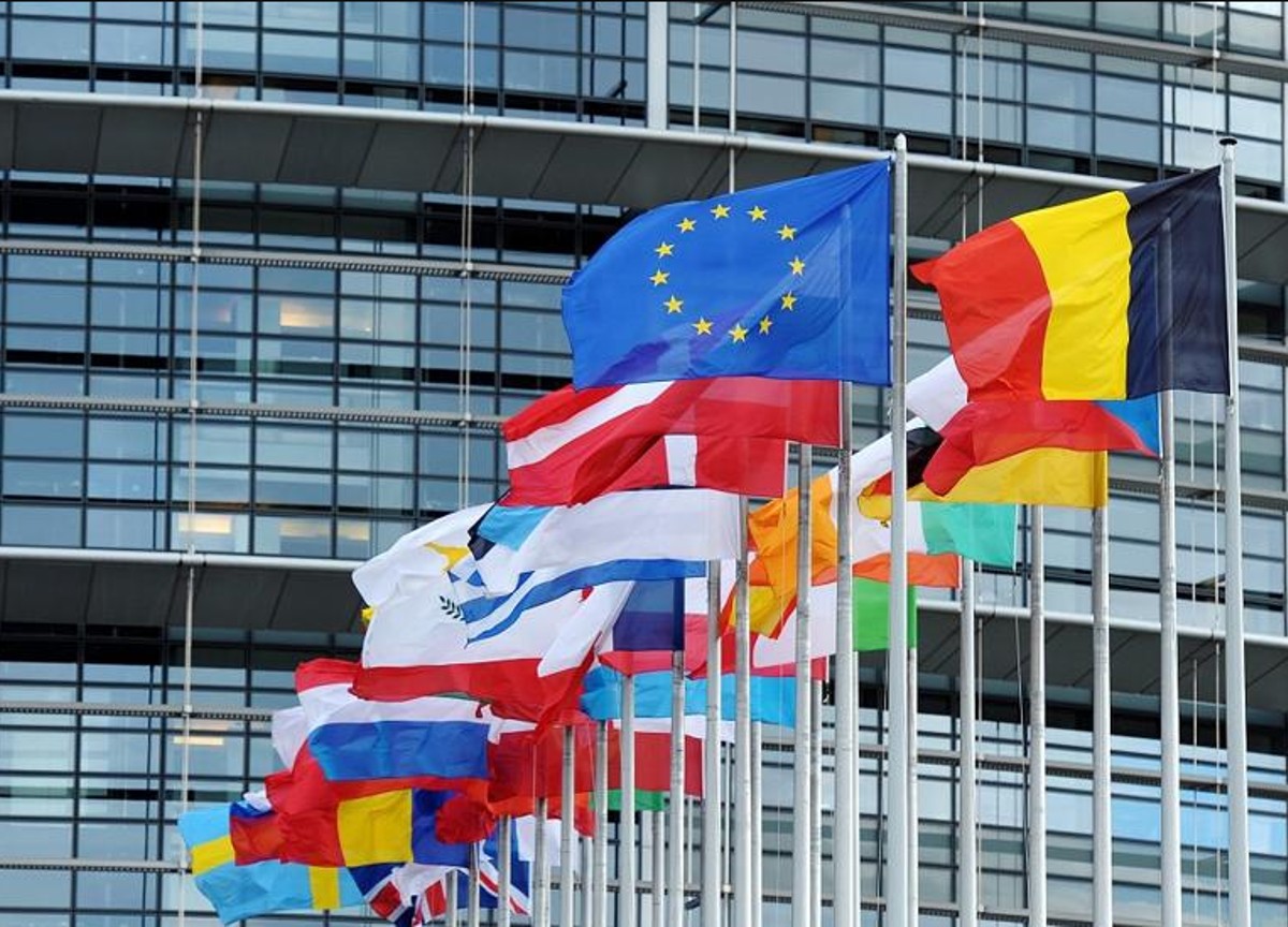 Prima di Ventotene, le radici cristiane e la vera Europa. di Mario Mantovani Prima di Ventotene, le radici cristiane e la vera Europa. di Mario Mantovani