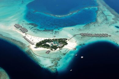Constance Moofushi: l’isola gioiello nel cuore blu delle Maldive