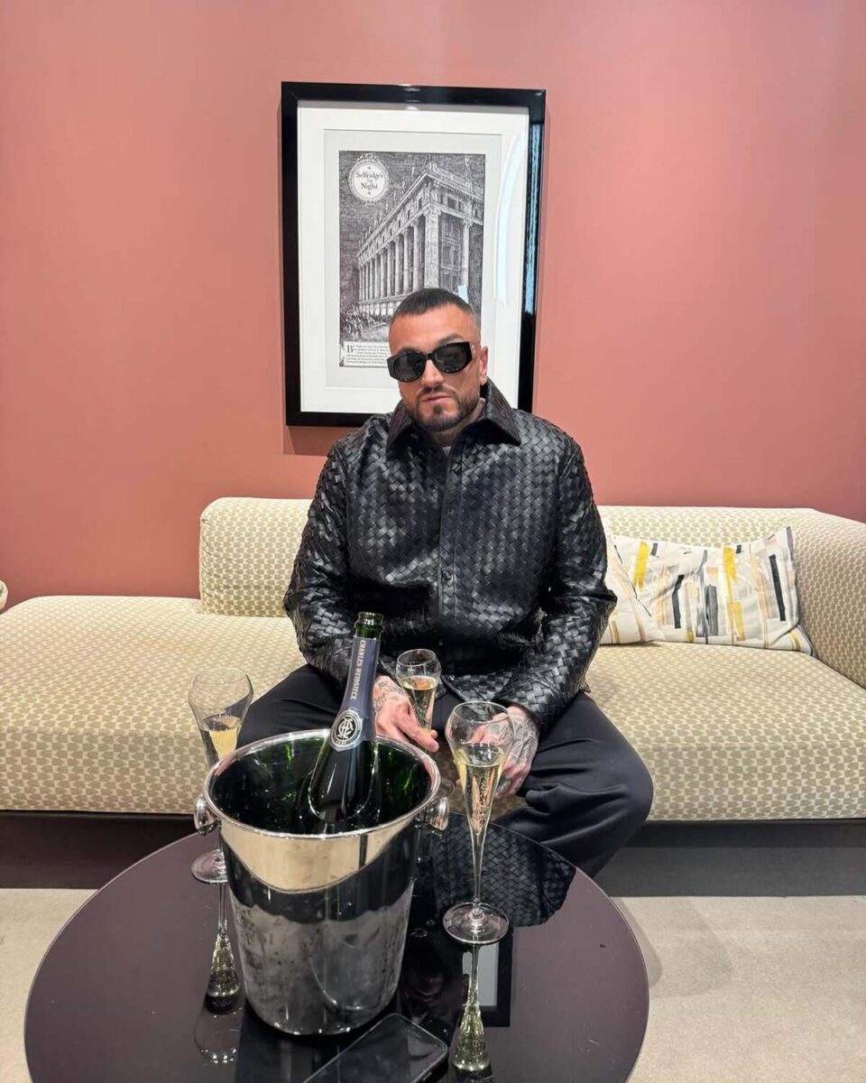 Gué Pequeno non è più un ragazzo d’oro, in crisi gli affari del rapper: la Goldenboy Srl finisce in liquidazione Gué Pequeno non è più un ragazzo d’oro, in crisi gli affari del rapper: la Goldenboy Srl finisce in liquidazione