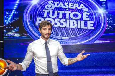 Ascolti tv, De Martino show, Stasera Tutto è possibile non dà scampo. Floris super. Le Iene bene e Canale 5 flop