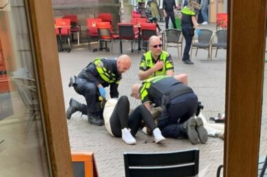 Amsterdam, accoltellamento in piazza Dam: cinque feriti, arrestato l’aggressore