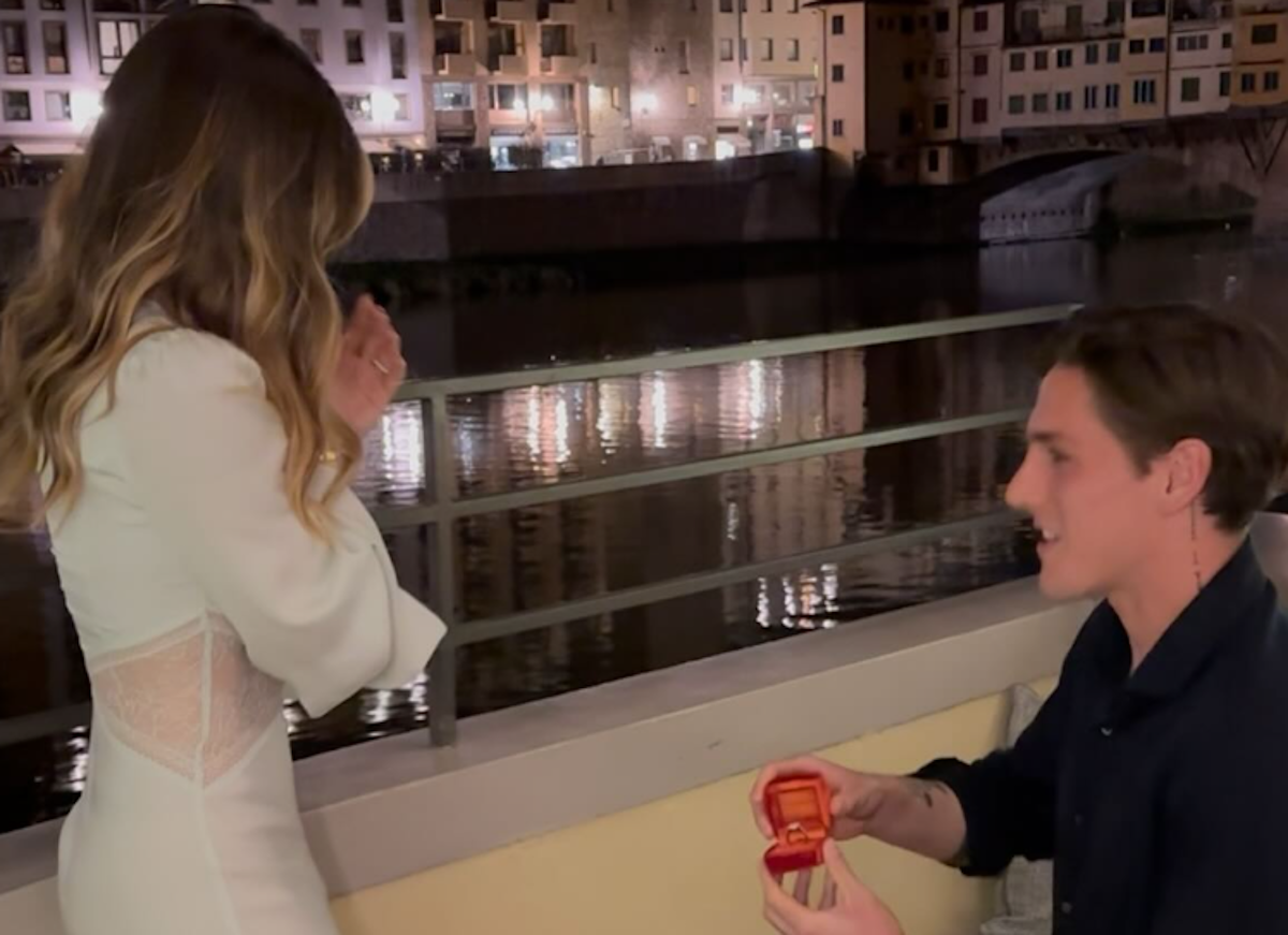 Zaniolo si sposa con Sara Scaperrotta: la romantica proposta in ginocchio davanti a Ponte Vecchio- FOTO Zaniolo si sposa con Sara Scaperrotta: la romantica proposta in ginocchio davanti a Ponte Vecchio- FOTO