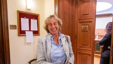 Forza Italia, Gasparri lascia la poltrona da capogruppo al Senato (già pronto un nuovo incarico). Al suo posto Stefania Craxi. Plauso di Marina Berlusconi