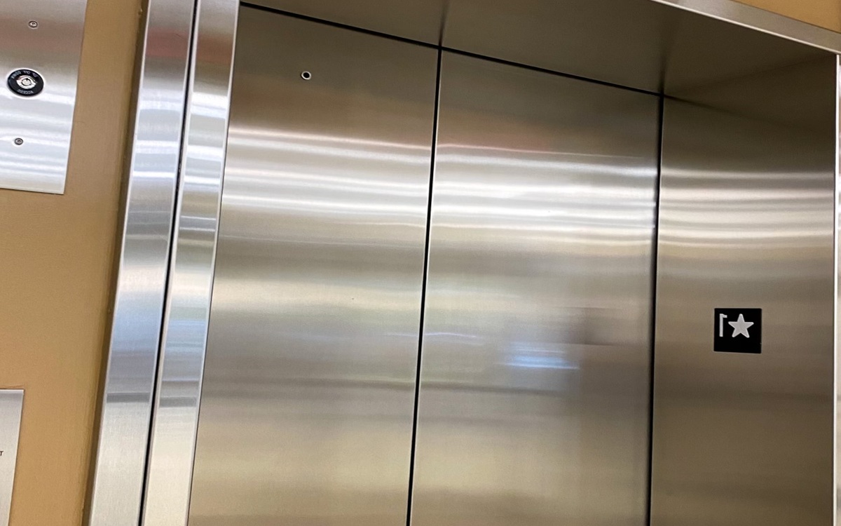 Morto in ospedale l’operaio rimasto incastrato in un ascensore Morto in ospedale l’operaio rimasto incastrato in un ascensore