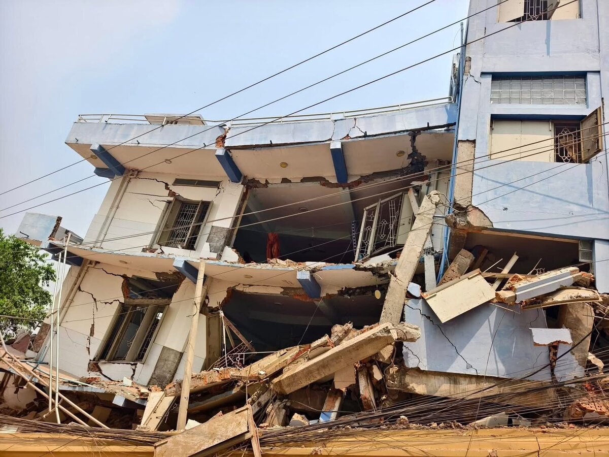 Disastro in Myanmar, terremoto di magnitudo 7.7: “Molte vittime”. Bangkok, dichiarato lo stato d’emergenza