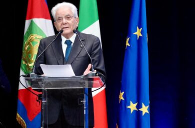 Mattarella alza la voce: le spese militari per difendere l’Europa non sono più rinviabili