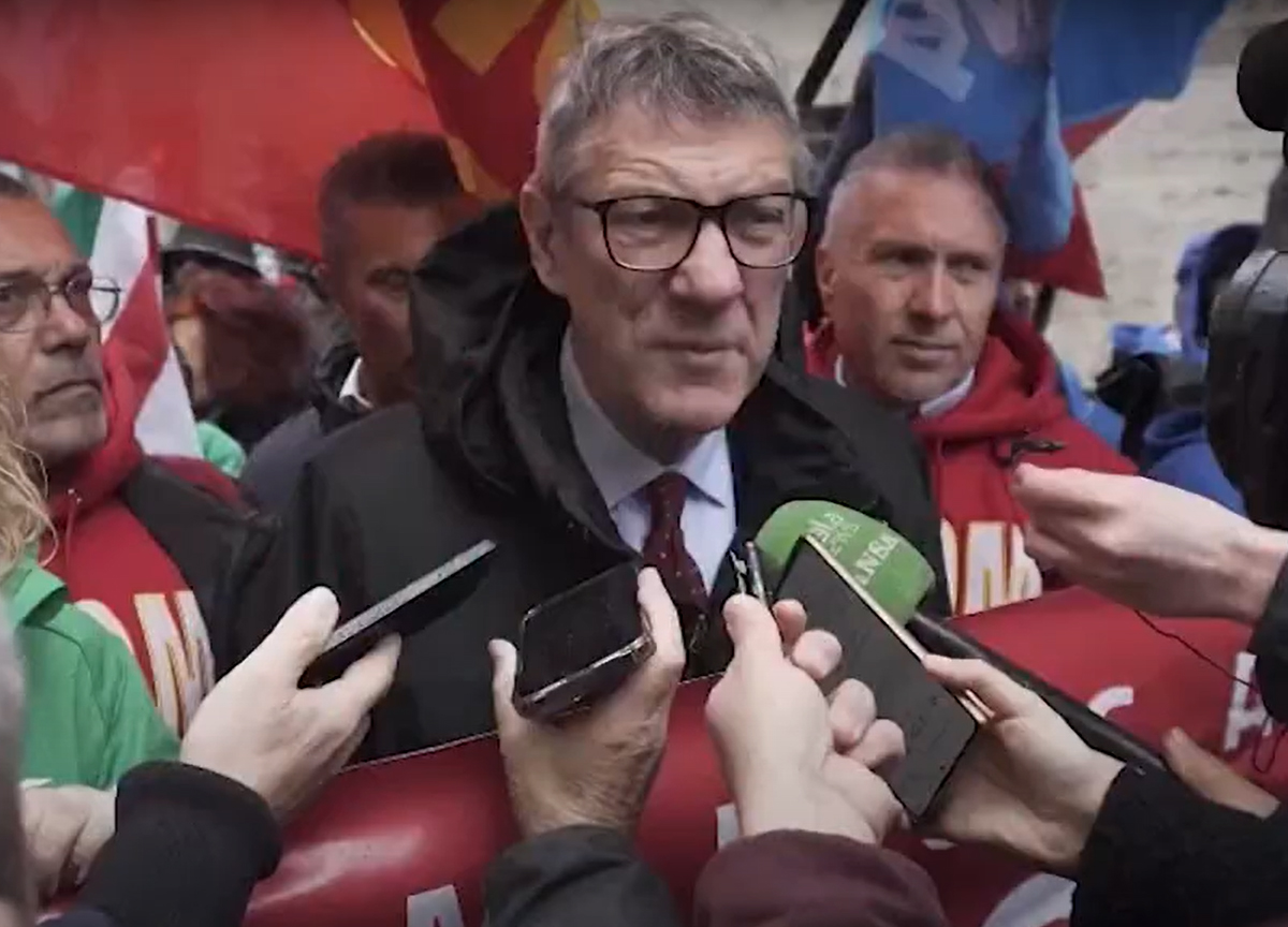 Landini (Cgil) allo sciopero dei metalmeccanici: “Riaprire trattative e rinnovare contratti”. VIDEO Landini (Cgil) allo sciopero dei metalmeccanici: “Riaprire trattative e rinnovare contratti”. VIDEO