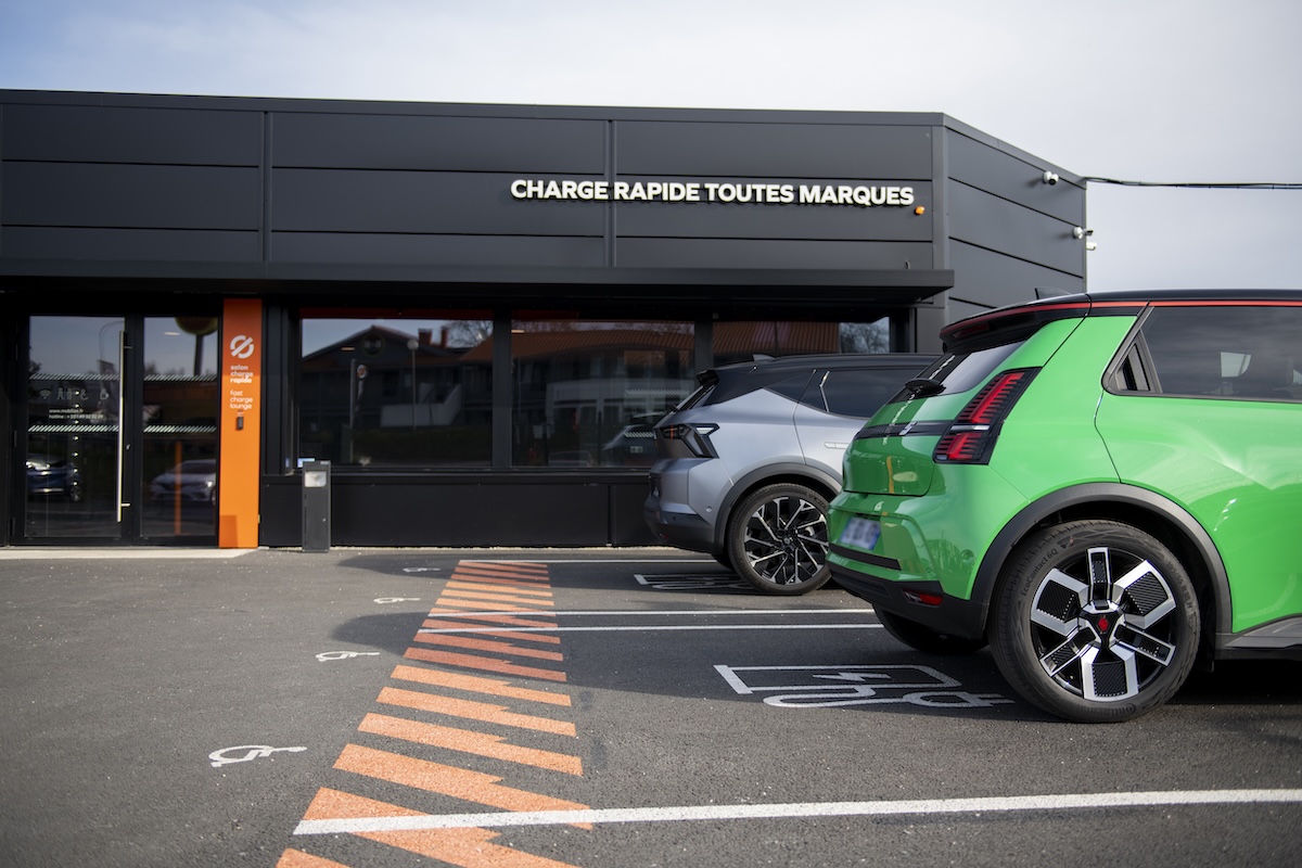 Mobilize Fast Charge: la rete di ricarica ultrarapida che rivoluziona la mobilità elettrica in Europa