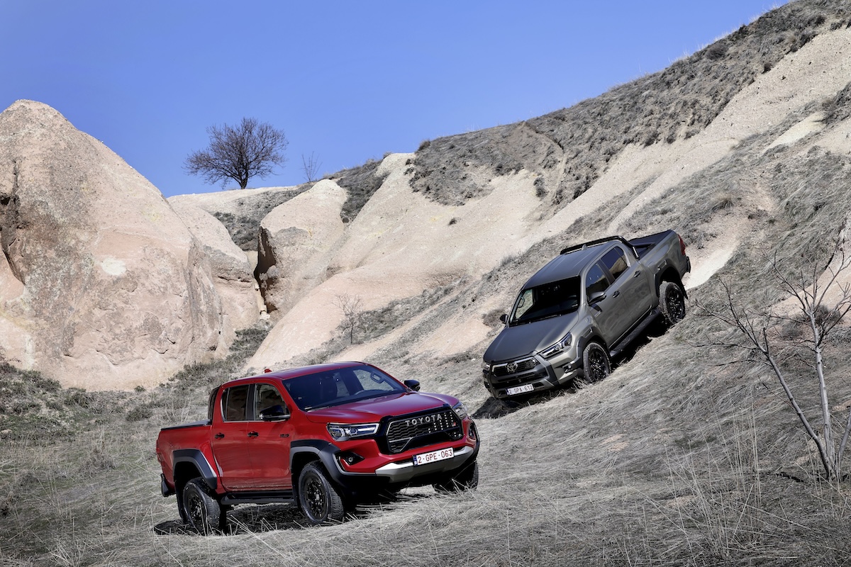 Toyota Hilux 2025: l’icona si rinnova con tecnologia ibrida 48V e una nuova anima sportiva GR SPORT II Toyota Hilux 2025: l’icona si rinnova con tecnologia ibrida 48V e una nuova anima sportiva GR SPORT II