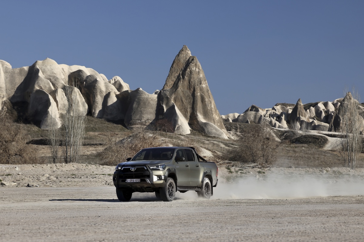 Toyota Hilux 2025: l’icona si rinnova con tecnologia ibrida 48V e una nuova anima sportiva GR SPORT II Toyota Hilux 2025: l’icona si rinnova con tecnologia ibrida 48V e una nuova anima sportiva GR SPORT II