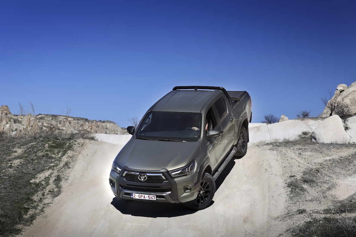 Toyota Hilux 2025: l’icona si rinnova con tecnologia ibrida 48V e una nuova anima sportiva GR SPORT II Toyota Hilux 2025: l’icona si rinnova con tecnologia ibrida 48V e una nuova anima sportiva GR SPORT II