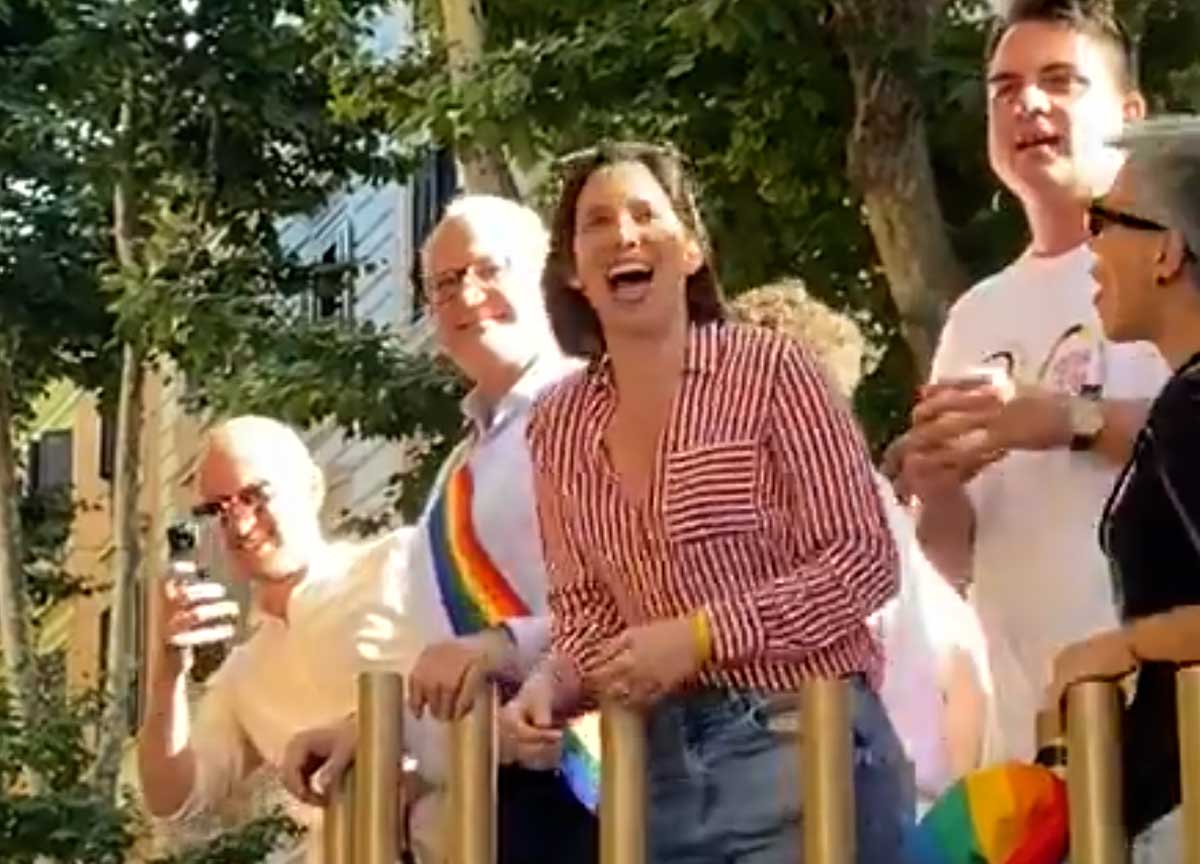 Roma Pride, il giorno della rivolta LGBTQia+ contro il governo Meloni: “Fuorilegge”