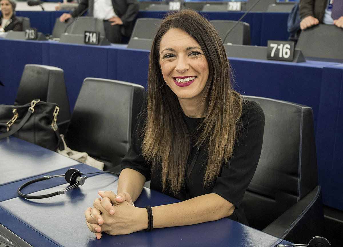 Pd, Pina Picierno sempre più spina nel fianco per Schlein. Filo diretto con Metsola e il Quirinale Pd, Pina Picierno sempre più spina nel fianco per Schlein. Filo diretto con Metsola e il Quirinale
