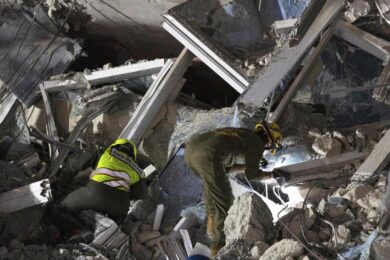 Terremoto Myanmar, i morti salgono a 2719. Tra aiuti umanitari bloccati da Trump e devastazione