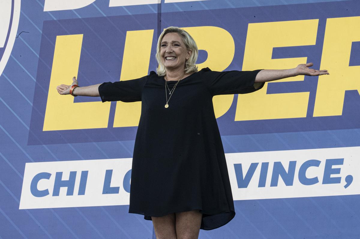 Le Pen condannata, ecco la vendetta. Camus: “Pronta a far cadere il governo Bayrou”
