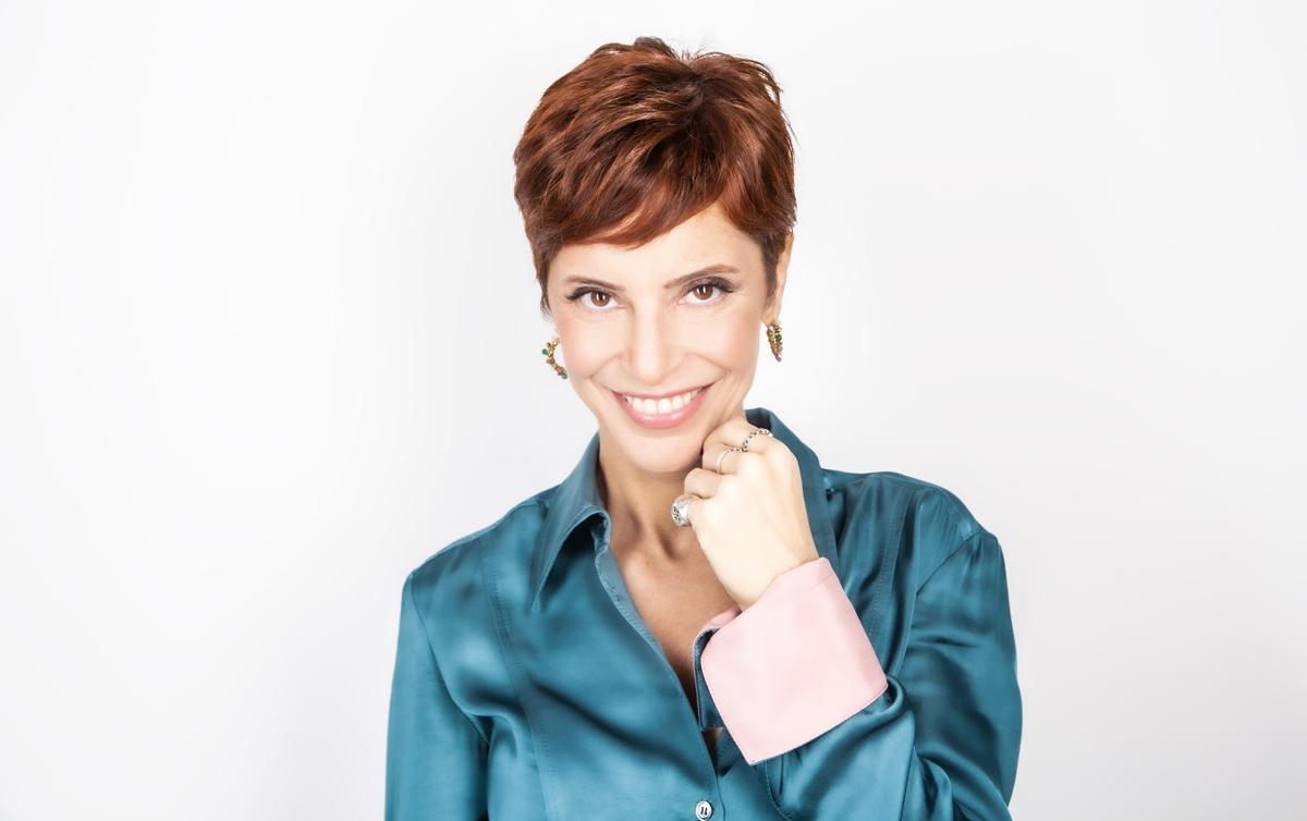 Betty Senatore: “Dalla radio ai corsi di public speaking: la voce tra potere, seduzione e comunicazione” Betty Senatore: “Dalla radio ai corsi di public speaking: la voce tra potere, seduzione e comunicazione”