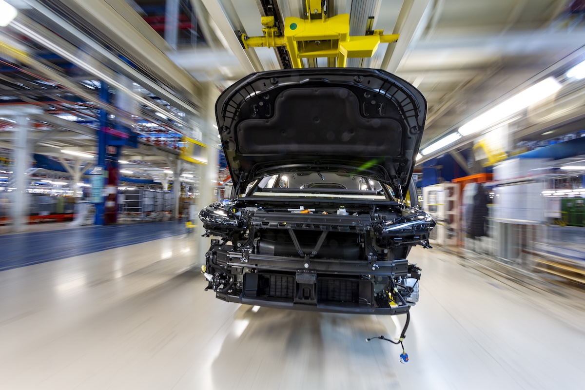 DS nuova N°8, l’eleganza francese per la mobilità del domani nasce in Italia a Melfi DS nuova N°8, l’eleganza francese per la mobilità del domani nasce in Italia a Melfi