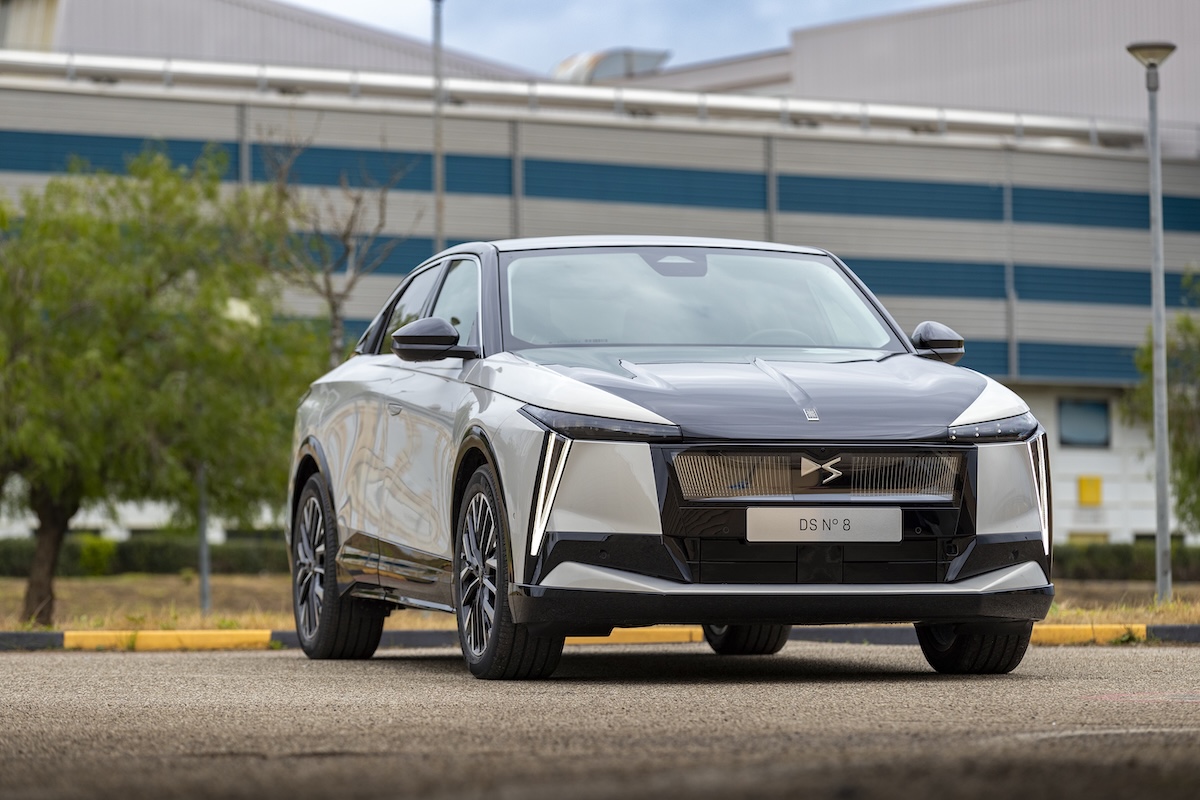 DS nuova N°8, l’eleganza francese per la mobilità del domani nasce in Italia a Melfi DS nuova N°8, l’eleganza francese per la mobilità del domani nasce in Italia a Melfi