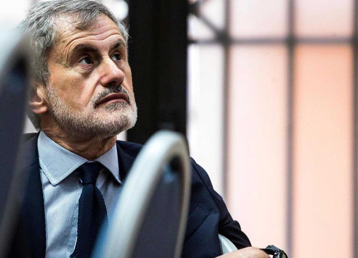 Alemanno, nuova lettera dal carcere di Rebibbia: “In 6 in una cella senza acqua calda” Alemanno, nuova lettera dal carcere di Rebibbia: “In 6 in una cella senza acqua calda”