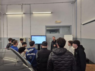 ‘#I drive Mercedes-Benz’: formazione e lavoro, la Stella guida i giovani verso il futuro