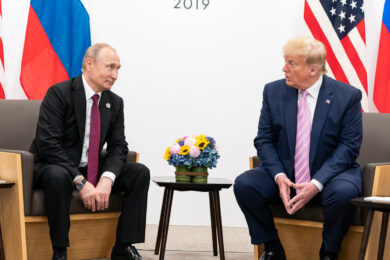 I dazi di Donald The Anomaly: l’uomo che fa sorridere Putin e piangere l’Occidente
