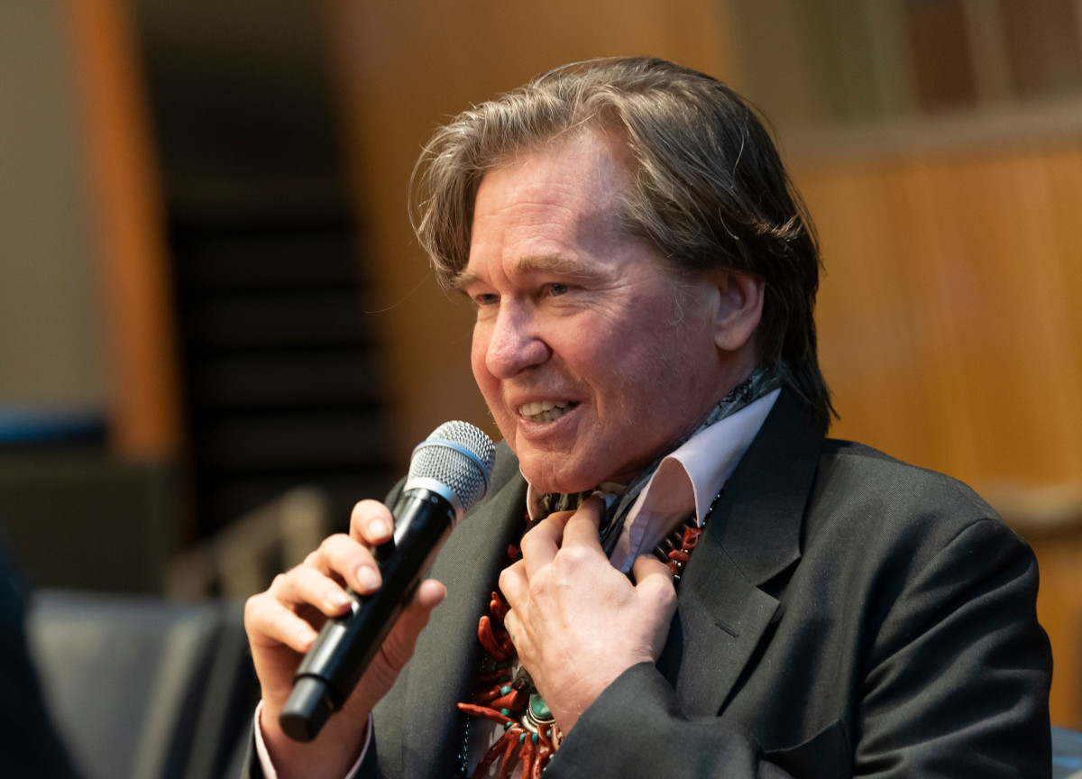 Kilmer e il tumore alla gola: “Ora che è più difficile parlare vi racconto la mia storia” Kilmer e il tumore alla gola: “Ora che è più difficile parlare vi racconto la mia storia”