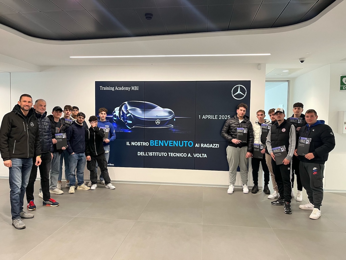 ‘#I drive Mercedes-Benz’: formazione e lavoro, la Stella guida i giovani verso il futuro