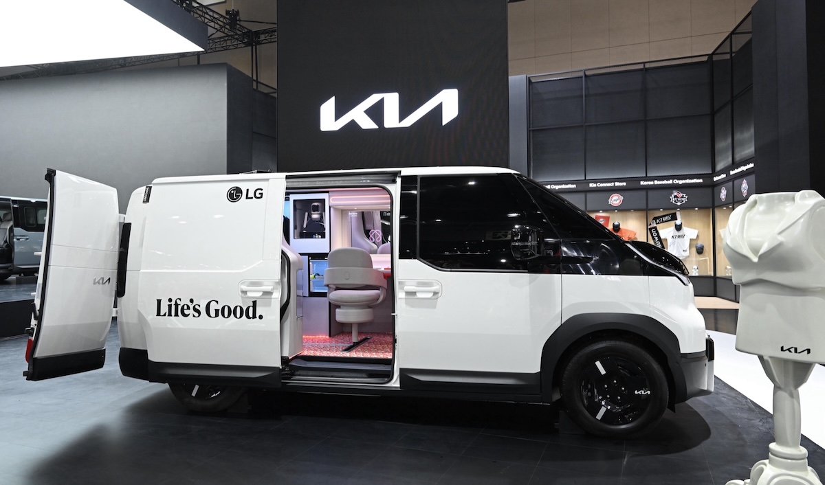 Kia e LG reinventano la mobilità: al via la rivoluzione dei veicoli PBV per lavoro e tempo libero Kia e LG reinventano la mobilità: al via la rivoluzione dei veicoli PBV per lavoro e tempo libero