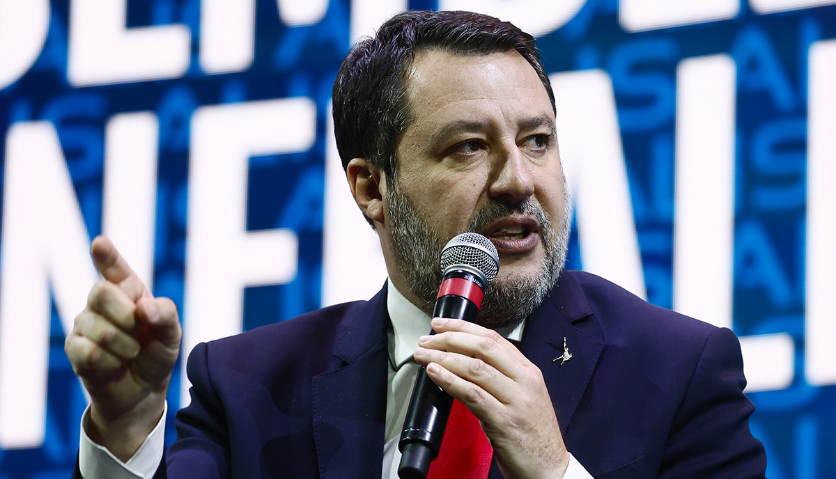Congresso Lega, ecco i cinque punti chiave della nuova rotta politica di Salvini Congresso Lega, ecco i cinque punti chiave della nuova rotta politica di Salvini