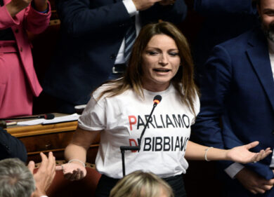 Bibbiano, bimbi sottratti ai propri genitori: chieste pene fino a 15 anni. Racconti choc in aula