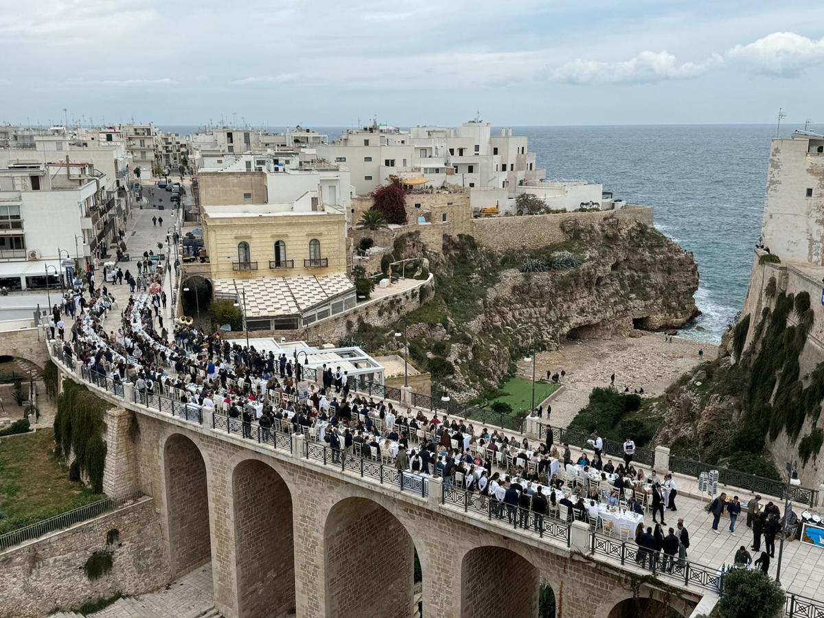 Turismo, ‘Carta di Amalfi’ il sindaco di Polignano a Mare tra i firmatari del patto