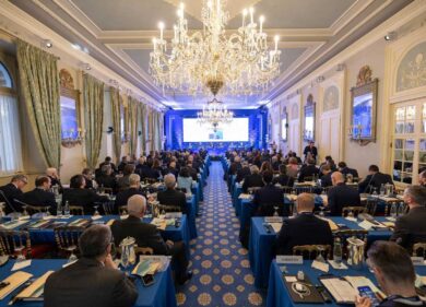 Dazi Trump, “l’Ue deve trovare nuovi partner commerciali”. Cernobbio contro la grande paura