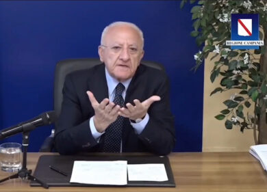 De Luca distrugge Schlein e il Pd. Video imperdibile