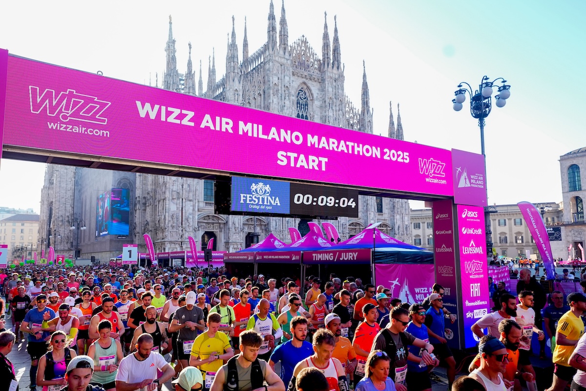 Fiat Grande Panda corre verso la felicità alla Wizz Air Milano Marathon 2025 Fiat Grande Panda corre verso la felicità alla Wizz Air Milano Marathon 2025